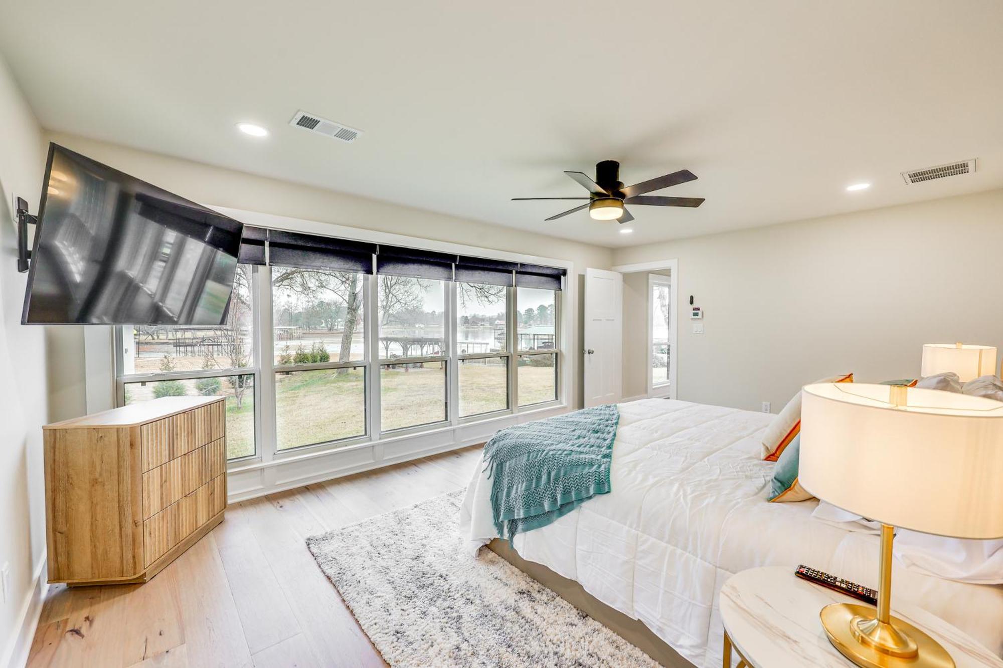 Grand Lakefront Home In Hot Springs With Boat Dock! Lake Hamilton Exterior foto