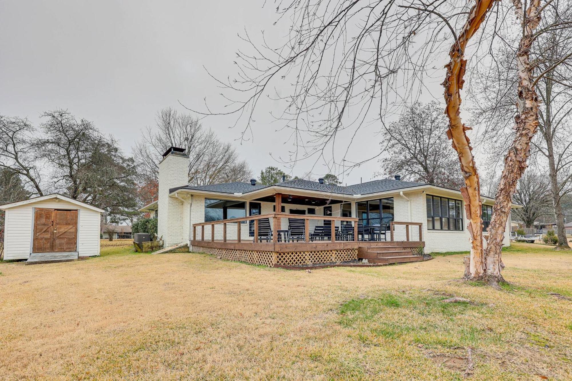 Grand Lakefront Home In Hot Springs With Boat Dock! Lake Hamilton Exterior foto